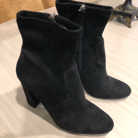 Steve Madden Shoes - Steve Madden suede booties.
